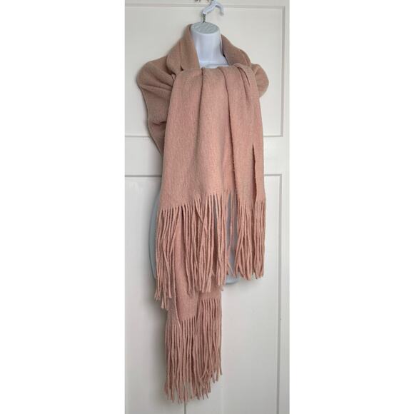 Free People Oversized Scarf Kolby Brushed Fringe Pink Wrap Cozy - Picture 3 of 8